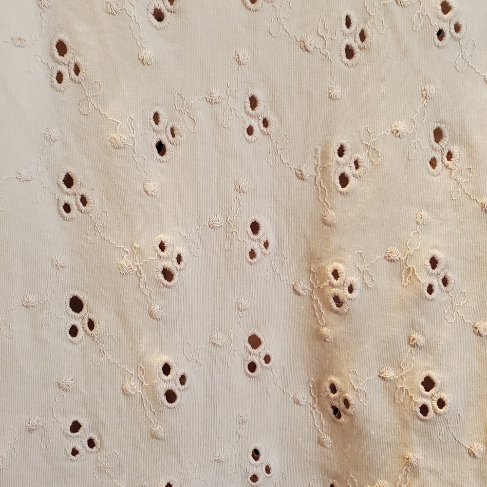 Hinge open eyelet peplum top - Picture 10 of 11